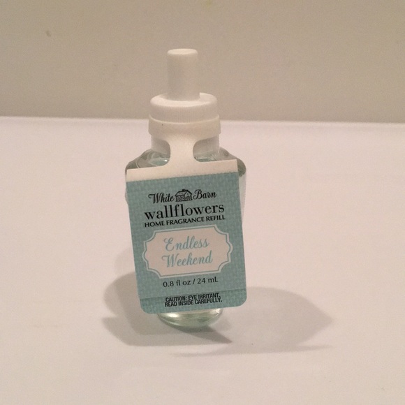 Bath & Body Works Other - Endless Weekend Wallflower Refill
